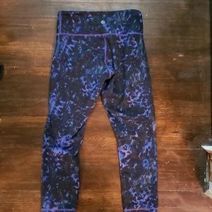 Lululemon cropped pants!